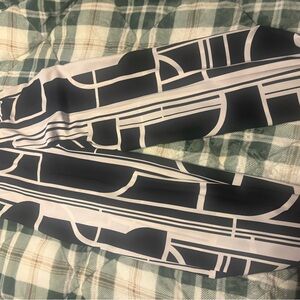 Woman Black and White Geometric Pants